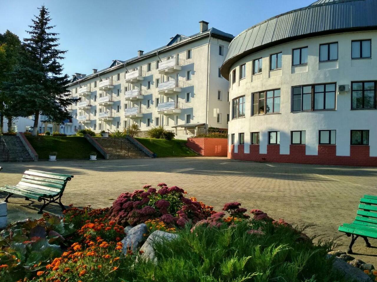 Hôtel Sanatorium Naratch Extérieur photo